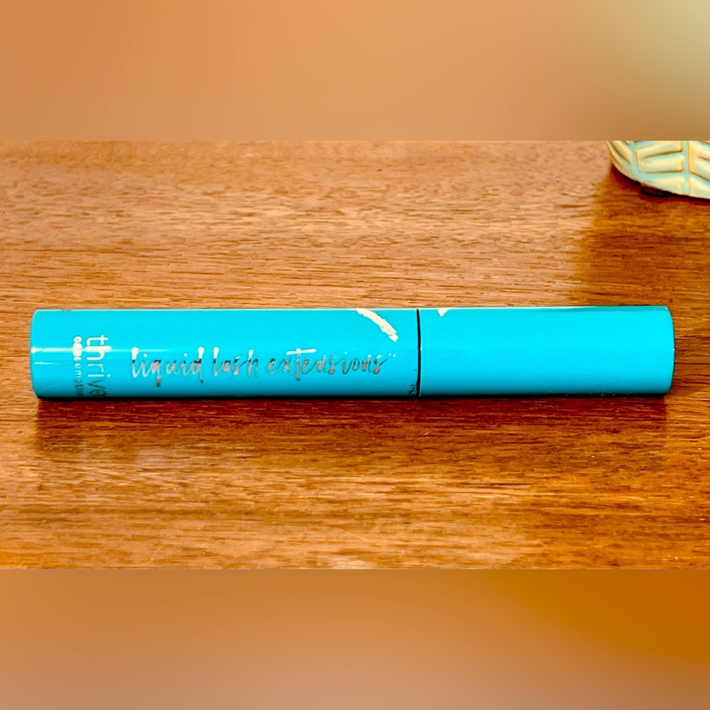 Thrive Causemetics Liquid Lash Extensions Mascara in black